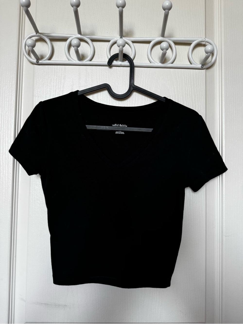 wild fable Black V-Neck Crop Tee